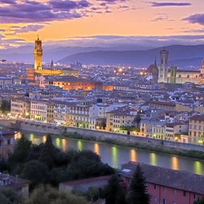 Die Skyline von Florenz in der Dämmerung