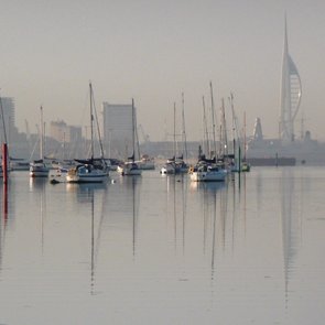 Portsmouth im Nebel