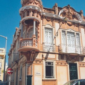 Das Schulgebäude in Faro