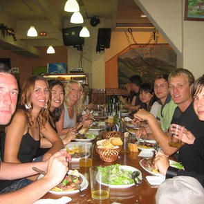Gemeinsames Abendessen der Kursteilnehmer in einer Sidreria