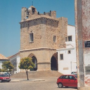 Glockenturm der Kathedrale in Faro